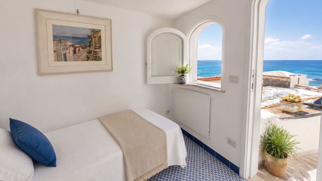 Photo of Bedroom in Montepertuso