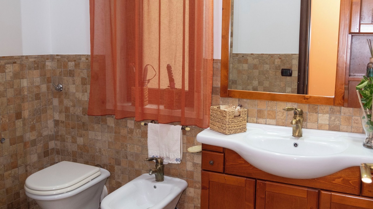 Photo of Bathroom in Naro