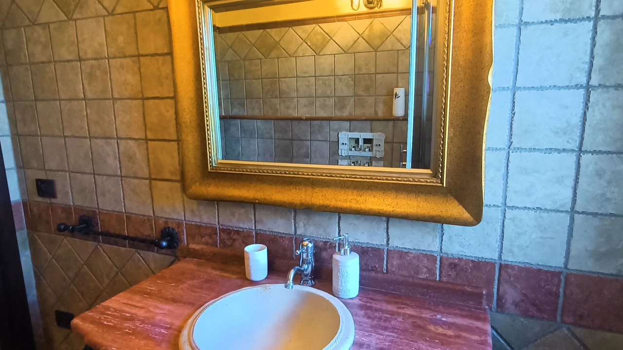Photo of Bathroom in Brucoli