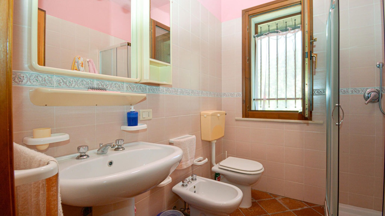 Photo of Bathroom in Monterosso Almo