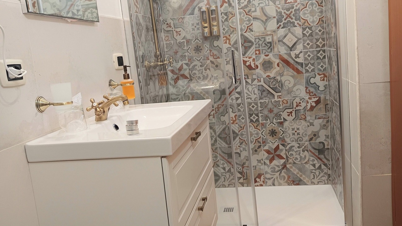 Photo of Bathroom in Picanello-Ognina-Barriera-Canalicchio
