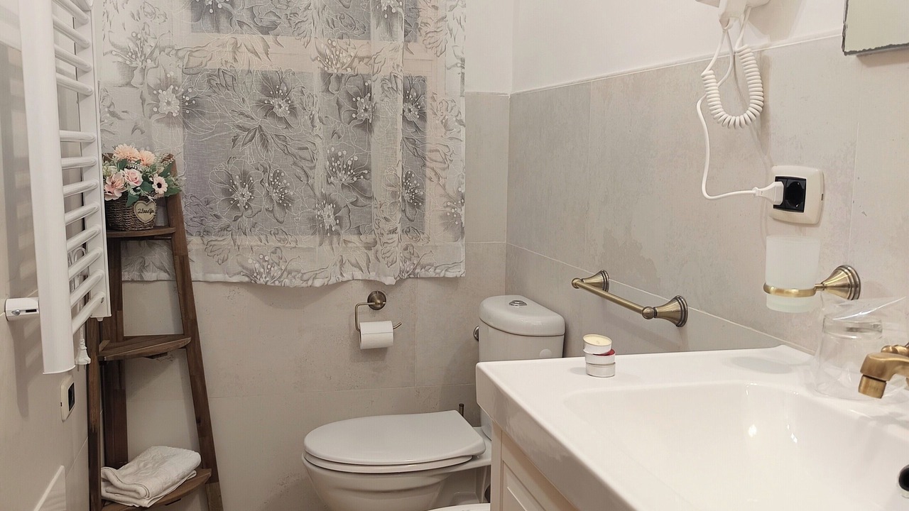 Photo of Bathroom in Picanello-Ognina-Barriera-Canalicchio