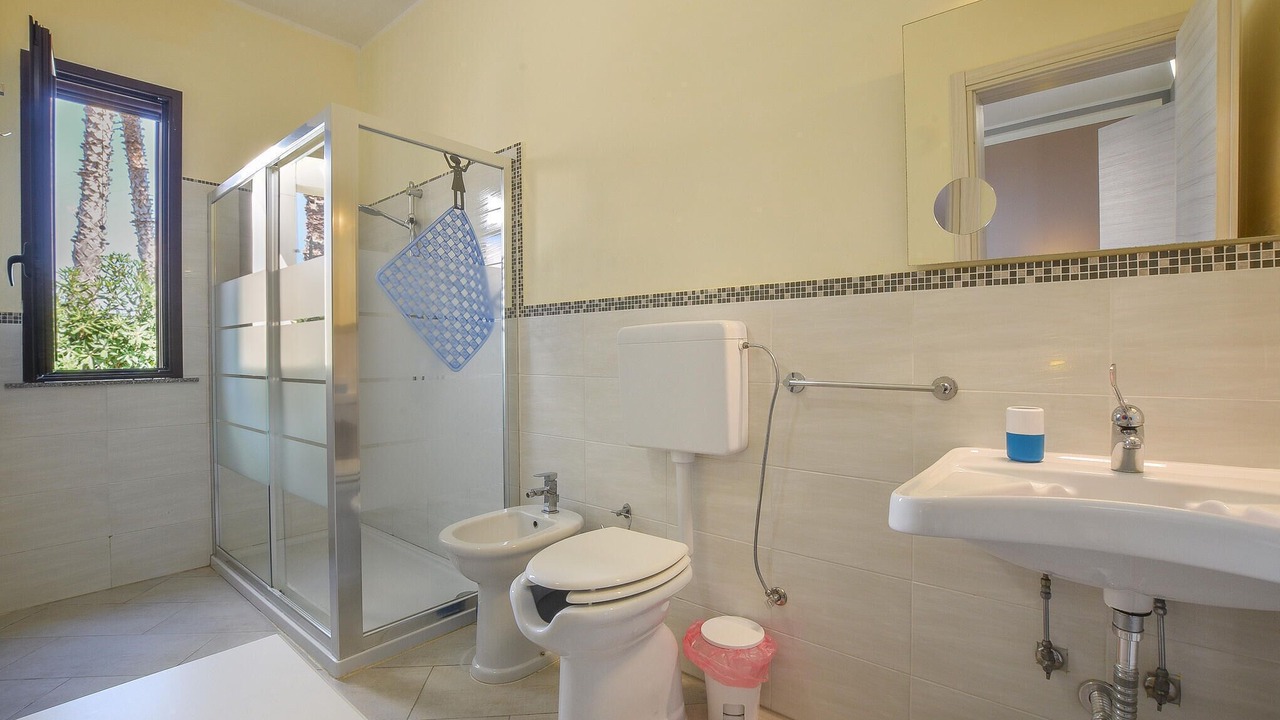 Photo of Bathroom in Brucoli
