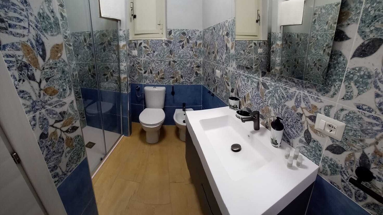 Photo of Bathroom in Gela
