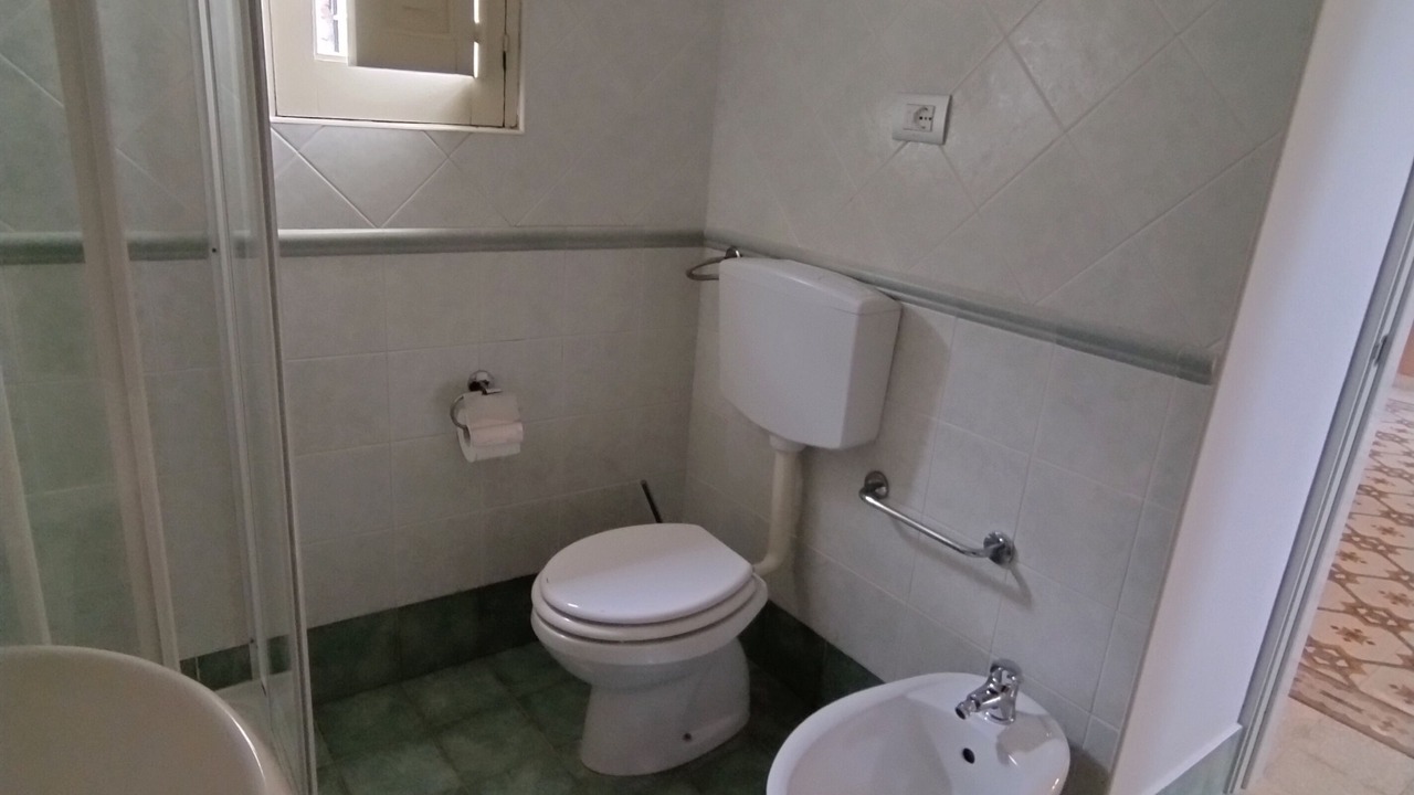 Photo of Bathroom in Patti