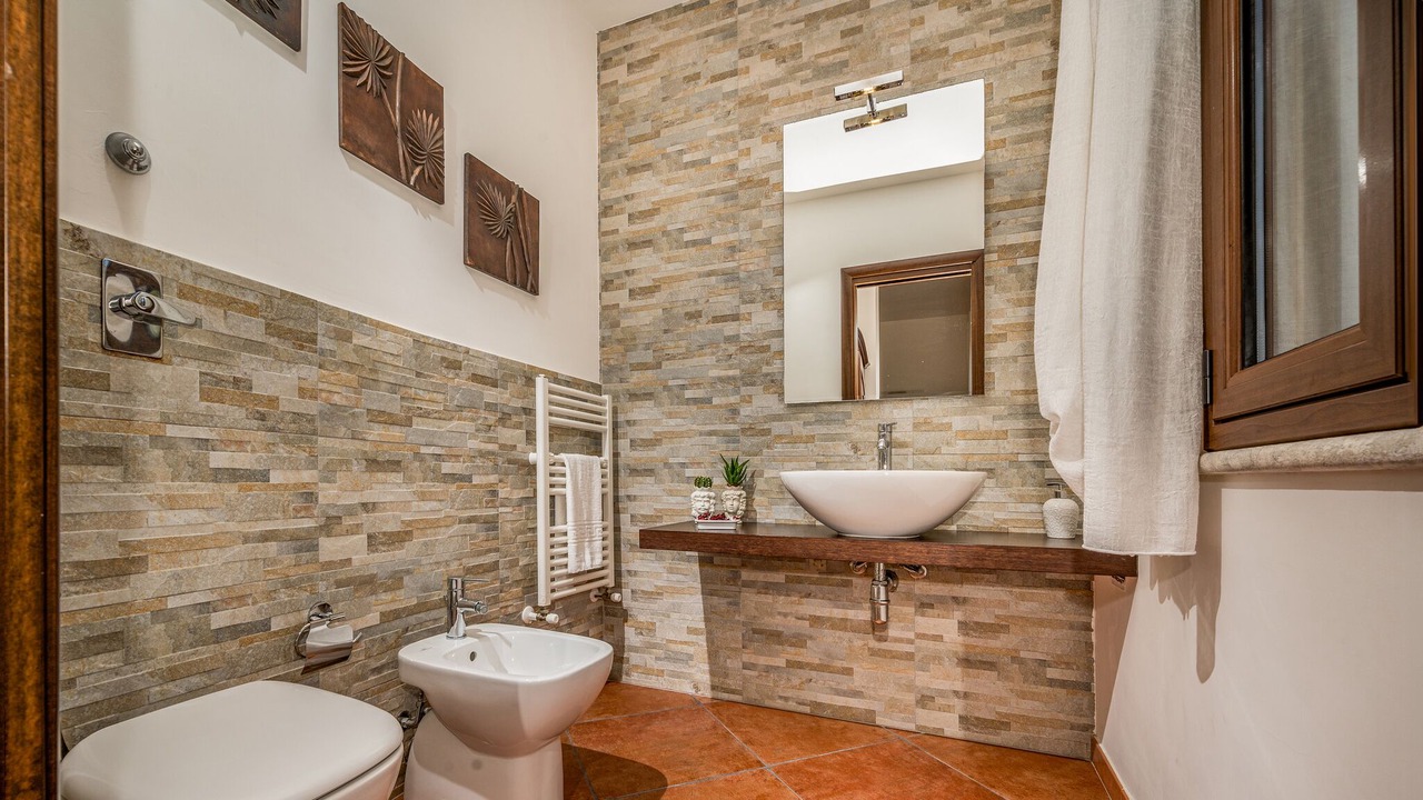 Photo of Bathroom in Paceco