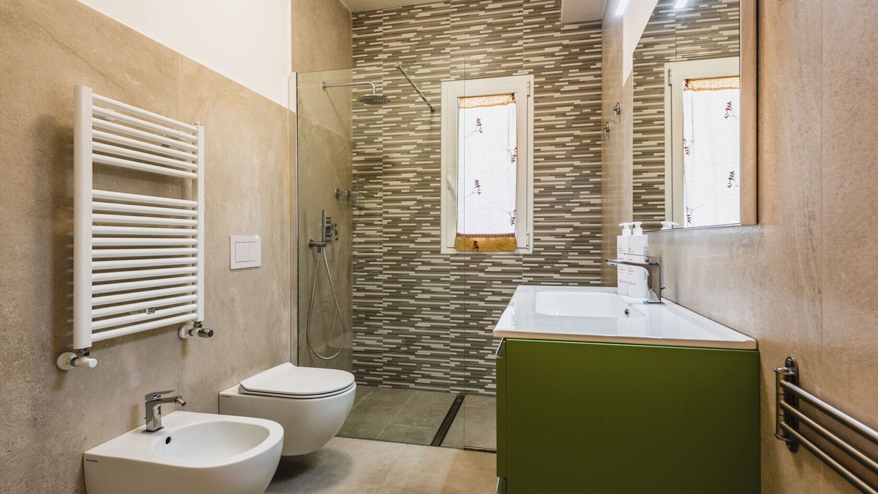 Photo of Bathroom in Brucoli