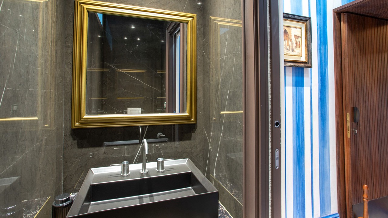Photo of Bathroom in Noto Historic Centre