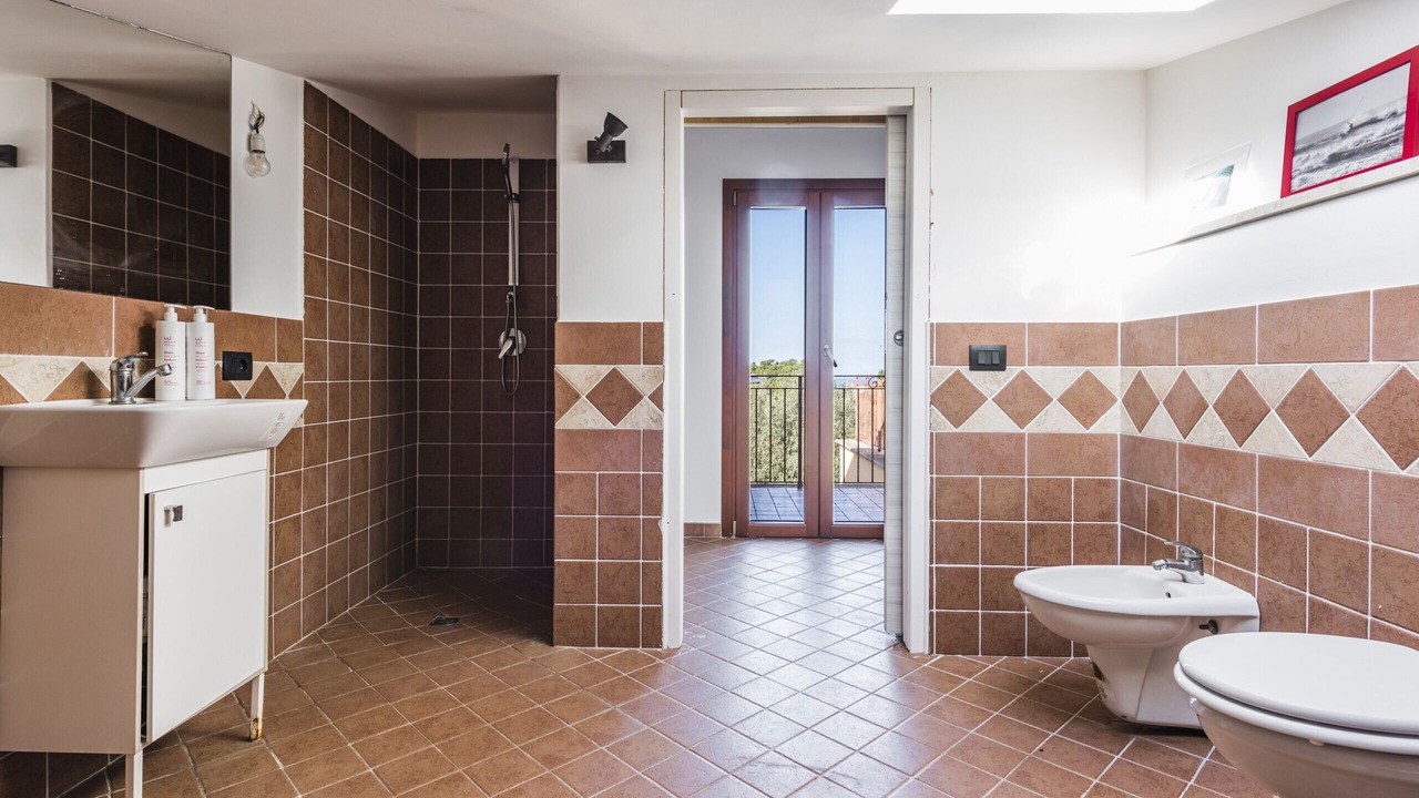 Photo of Bathroom in Tiche