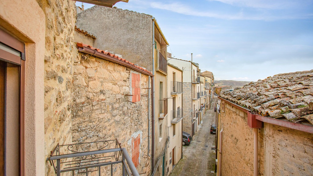 Photo of Bedroom in Gangi