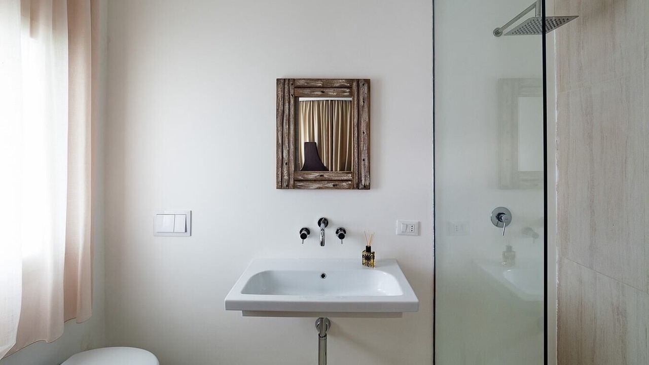 Photo of Bathroom in Avola