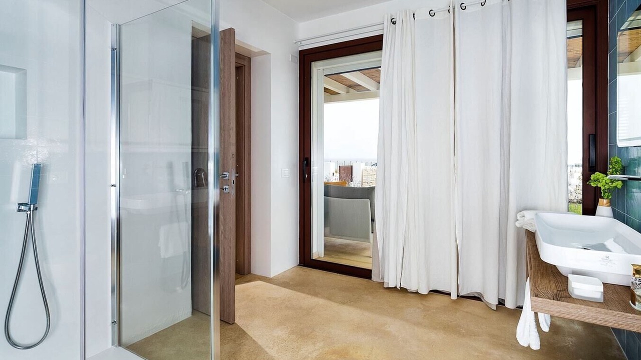 Photo of Bathroom in Reitani