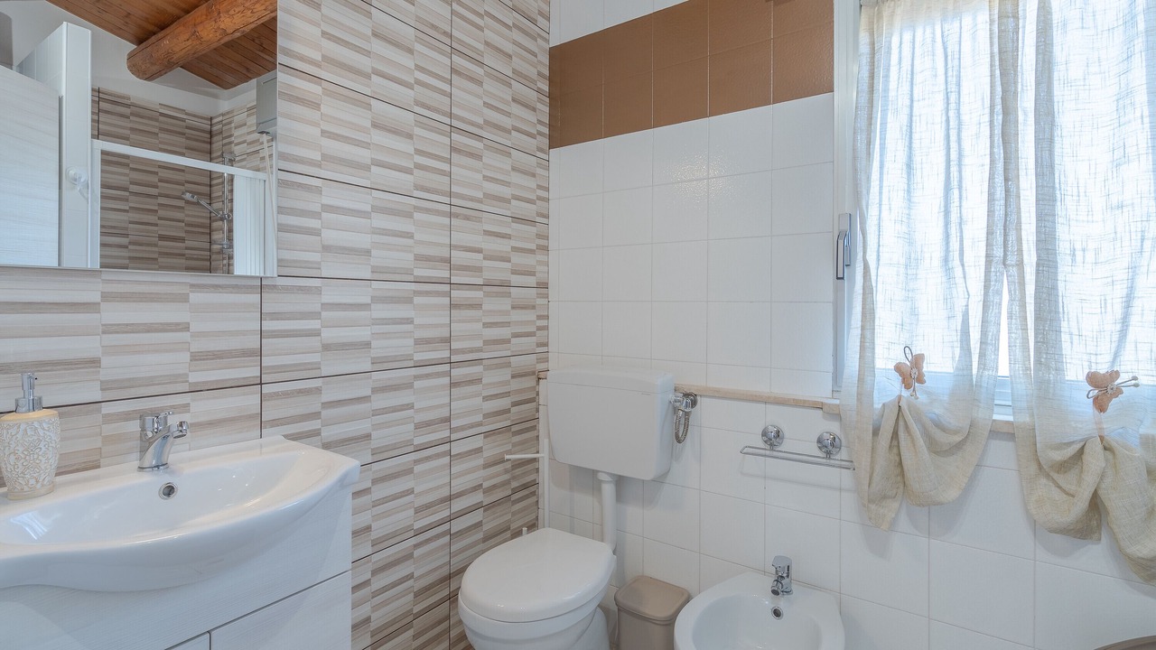Photo of Bathroom in Floridia