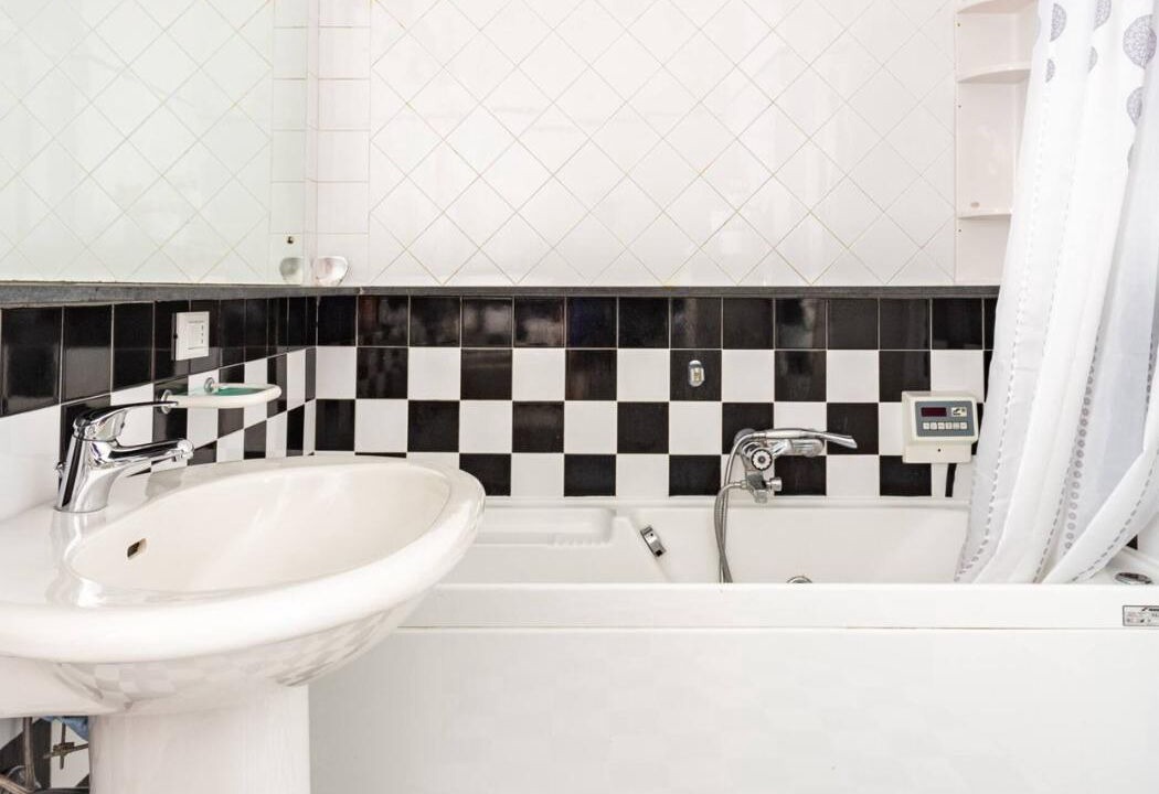 Photo of Bathroom in Mondello