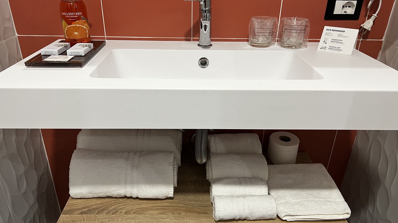 Photo of Bathroom in Acate