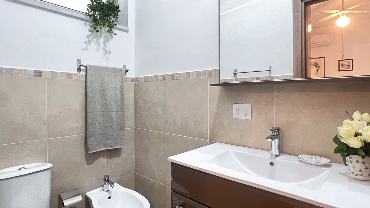 Photo of Bathroom in Brucoli