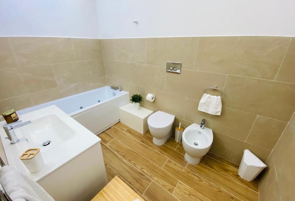 Photo of Bathroom in Avola