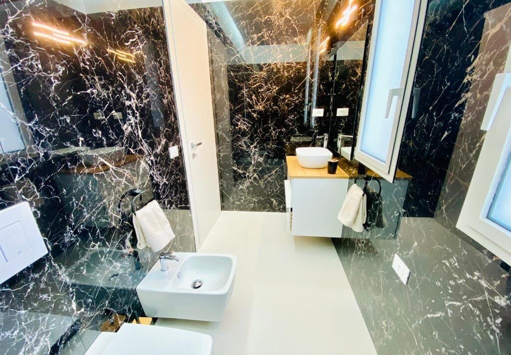 Photo of Bathroom in Avola