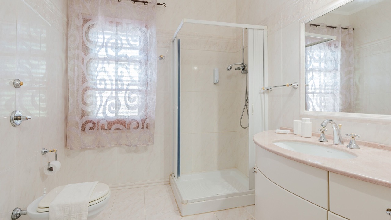 Photo of Bathroom in Rilievo