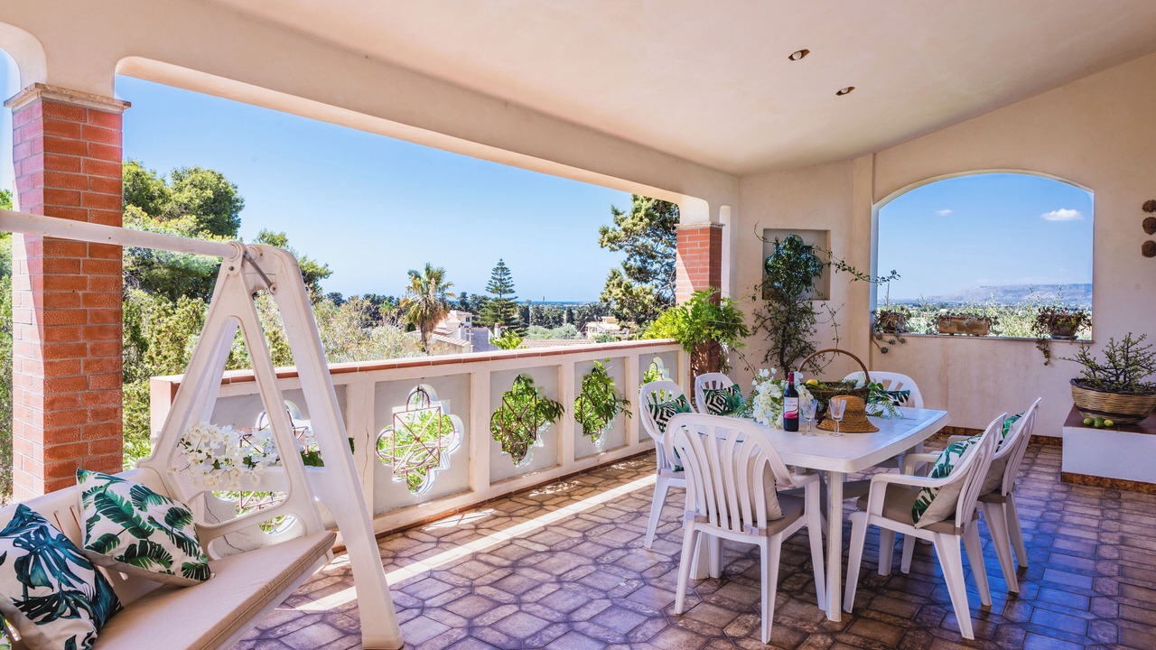 Photo of Patio Balcony in Isola