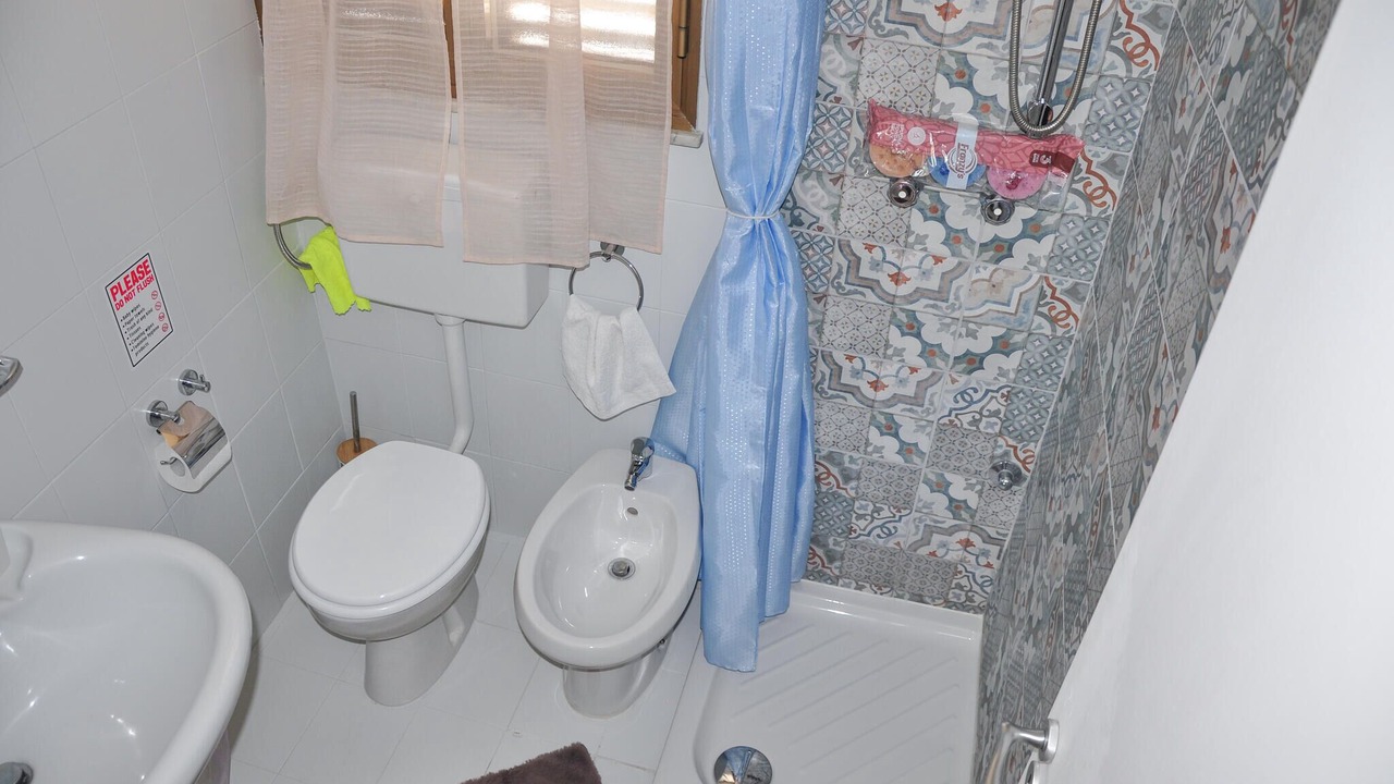 Photo of Bathroom in Brucoli