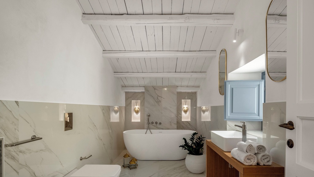 Photo of Bathroom in Noto Historic Centre
