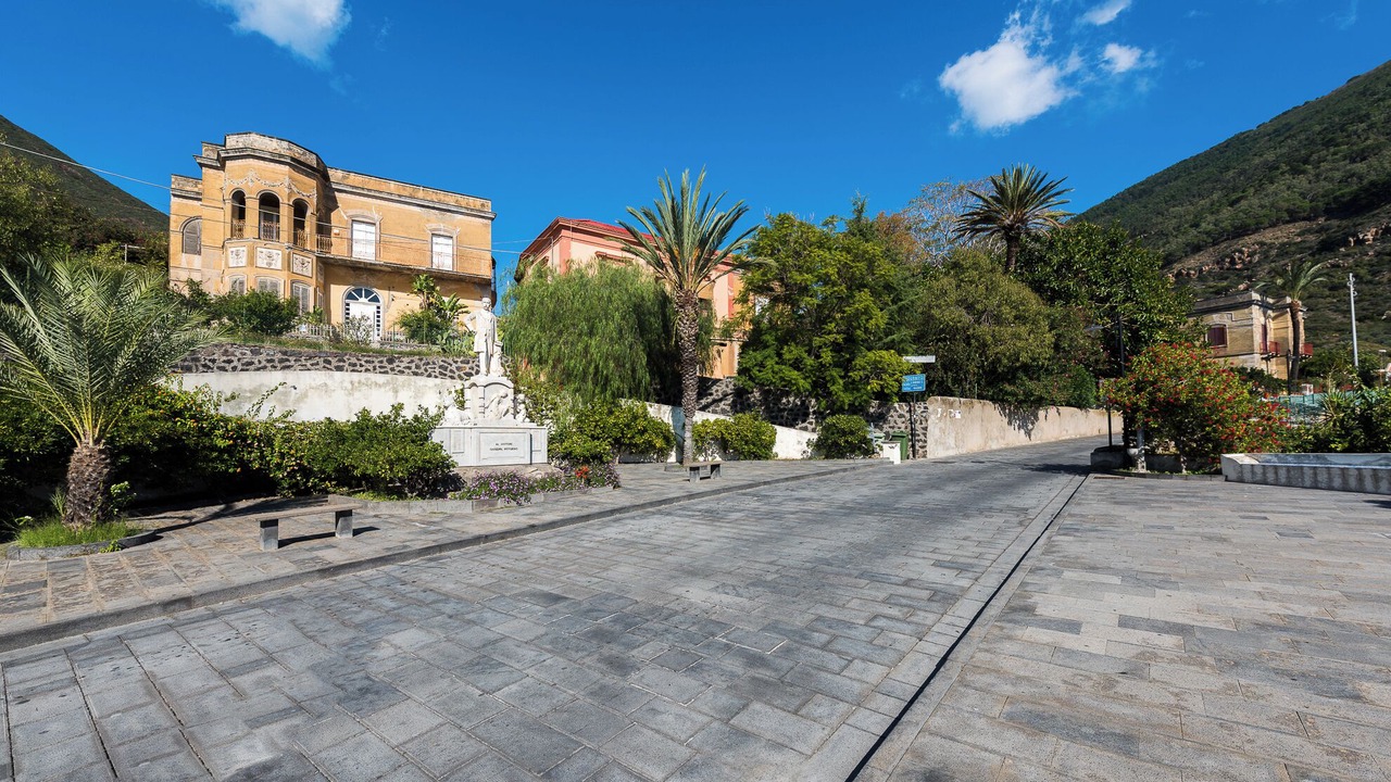 Photo of Outdoor in Leni