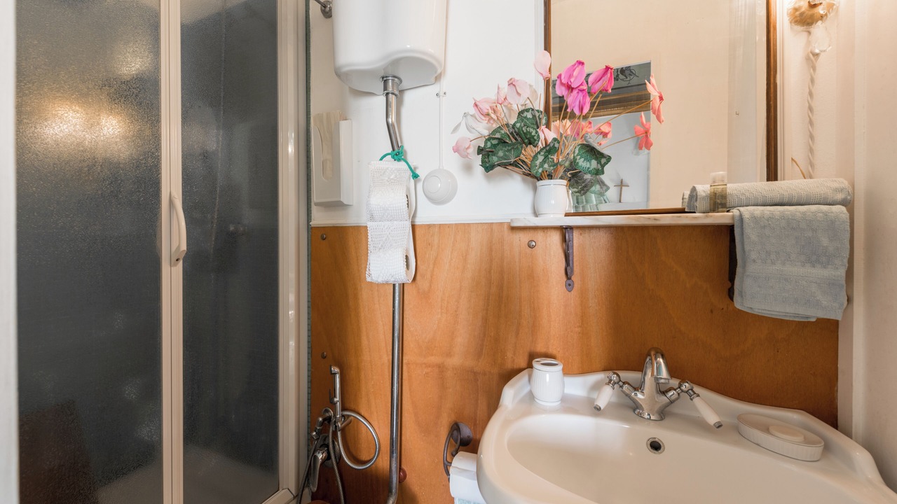 Photo of Bathroom in Leni