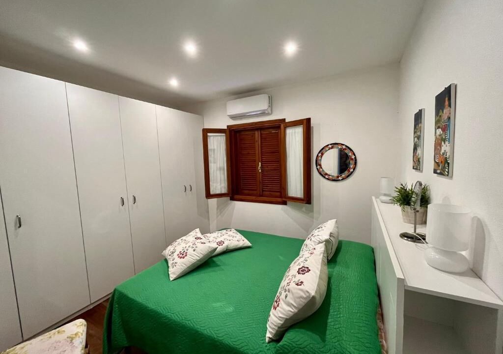 Photo of Bedroom in Forio