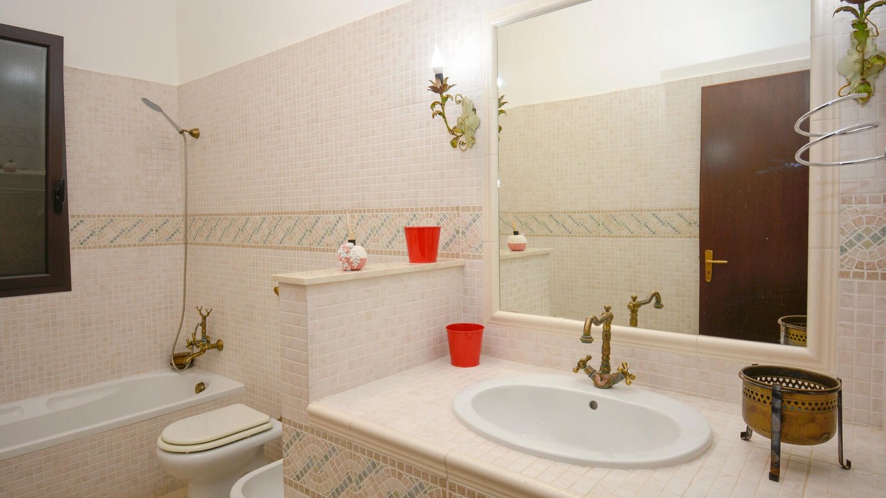 Photo of Bathroom in Acate