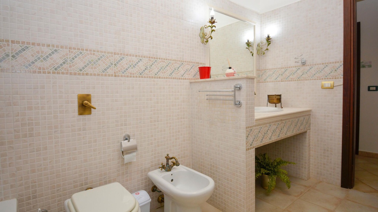 Photo of Bathroom in Acate