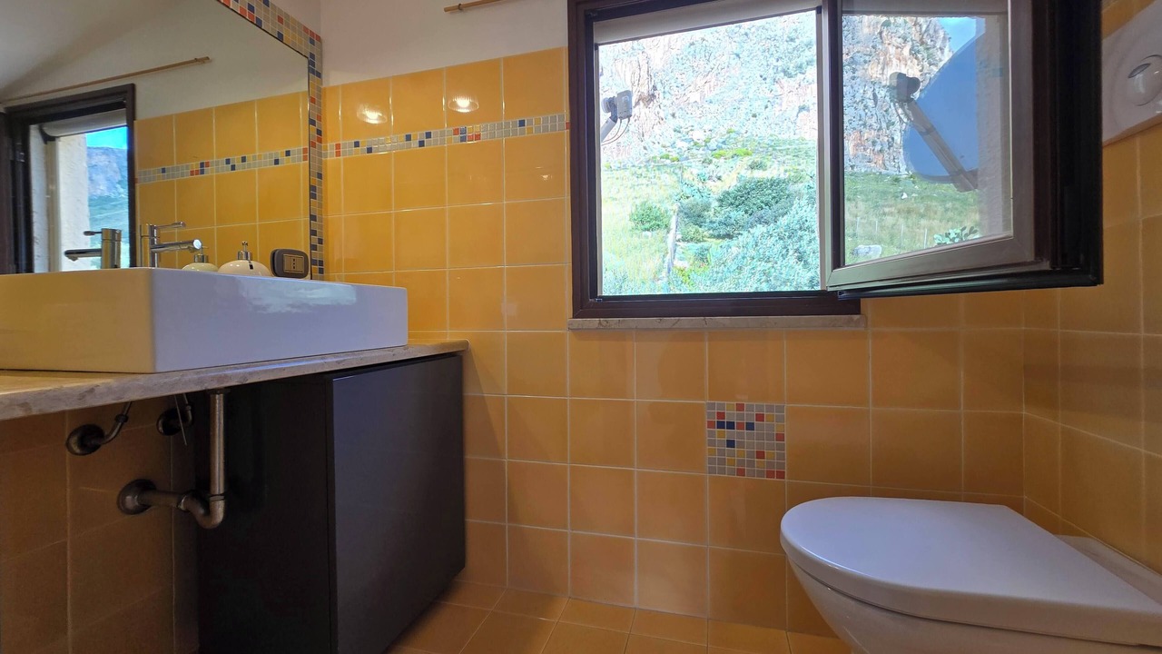 Photo of Bathroom in Macari