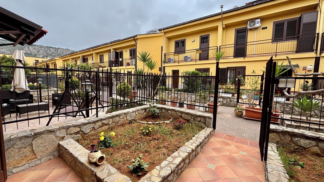 Photo of Patio Balcony in Aspra