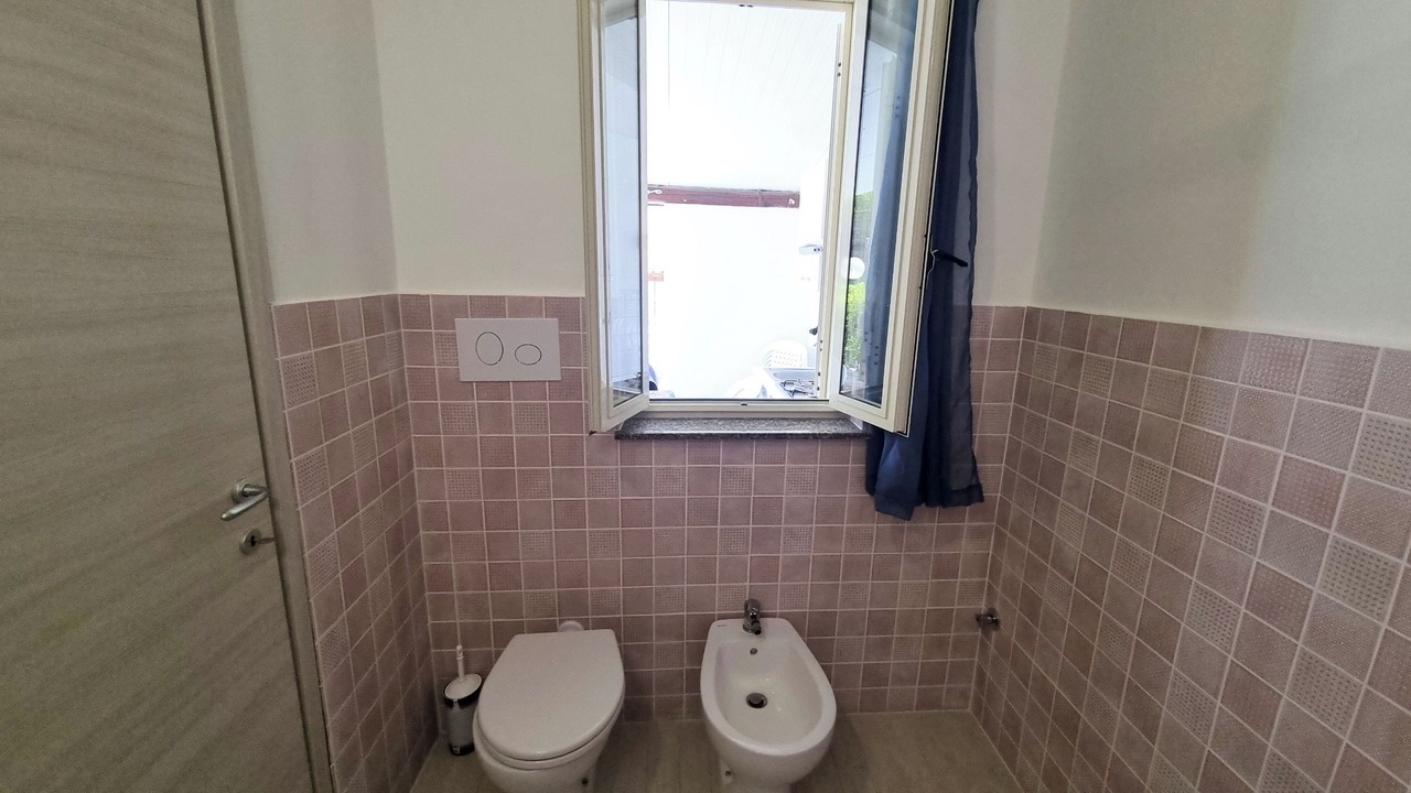 Photo of Bathroom in Vulcano Porto