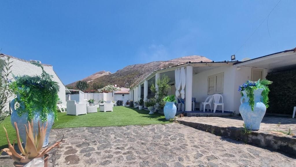 Photo of Patio Balcony in Vulcano Porto