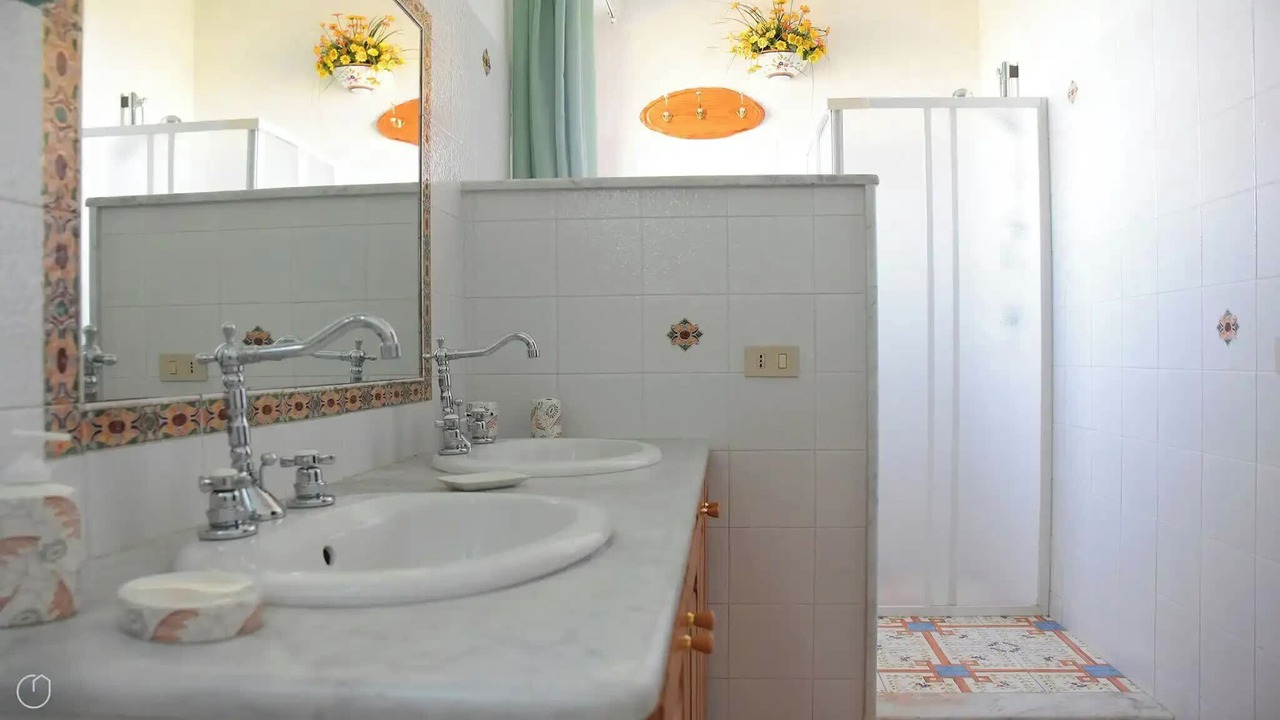 Photo of Bathroom in Pantelleria