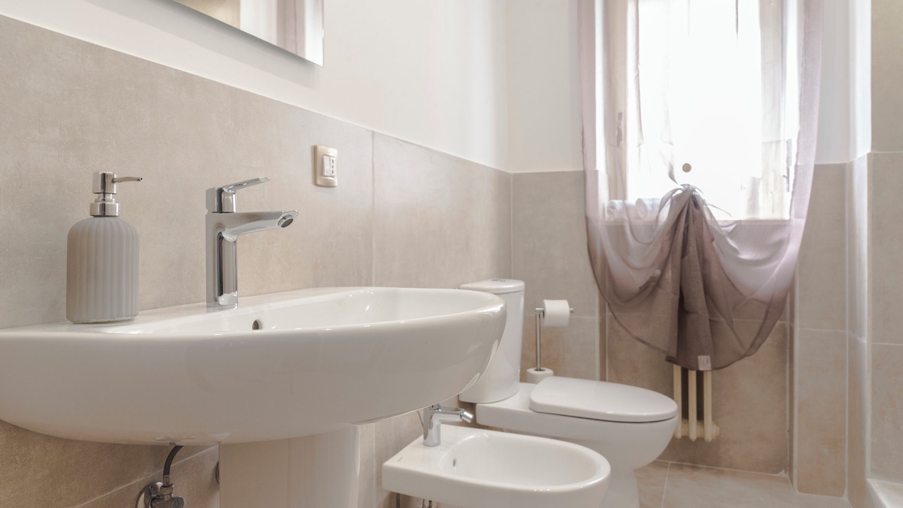 Photo of Bathroom in Picanello-Ognina-Barriera-Canalicchio