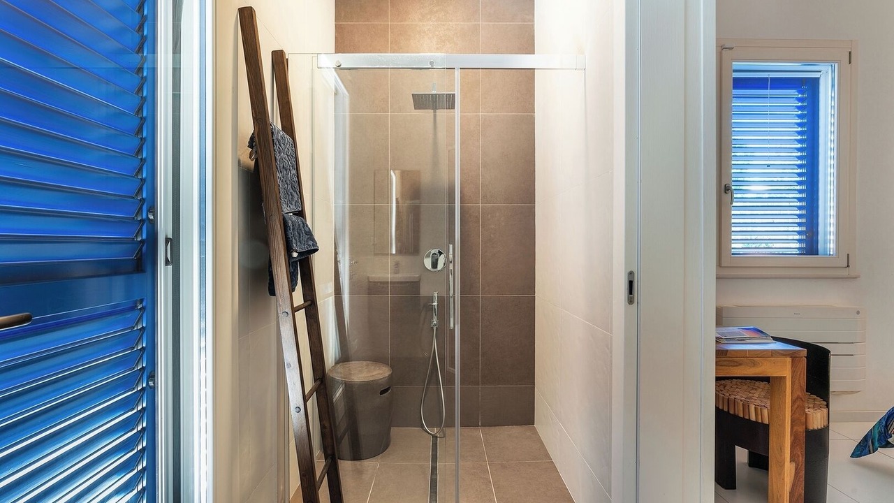 Photo of Bathroom in Avola