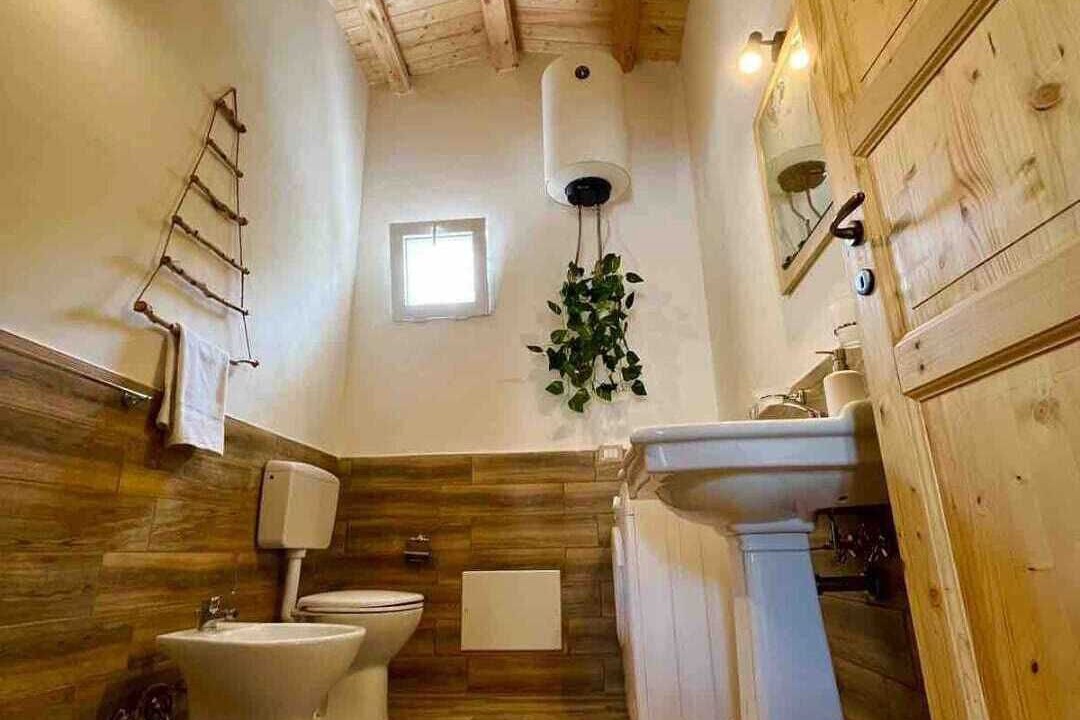 Photo of Bathroom in Avola