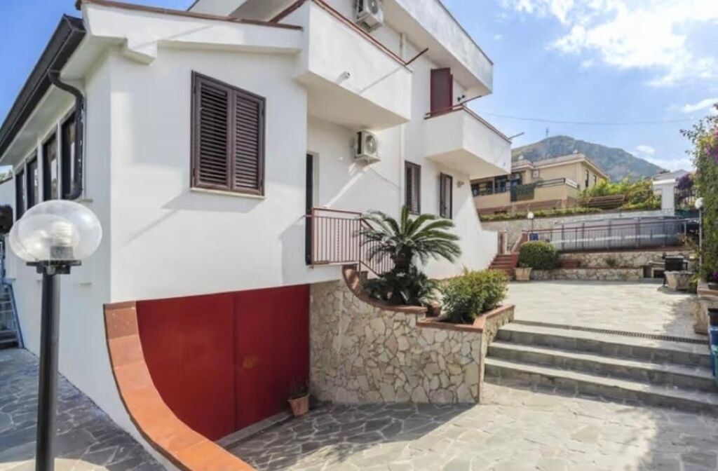 Photo of Outdoor in Mandra Capreria