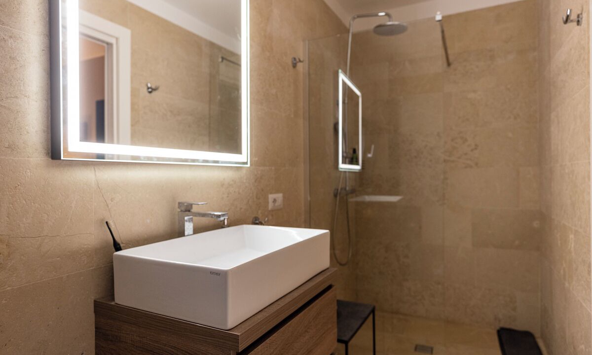 Photo of Bathroom in Noto Historic Centre