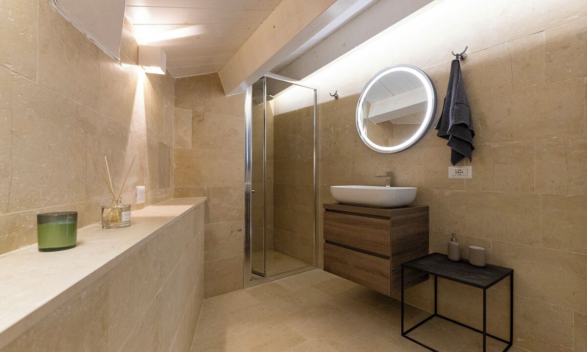 Photo of Bathroom in Noto Historic Centre