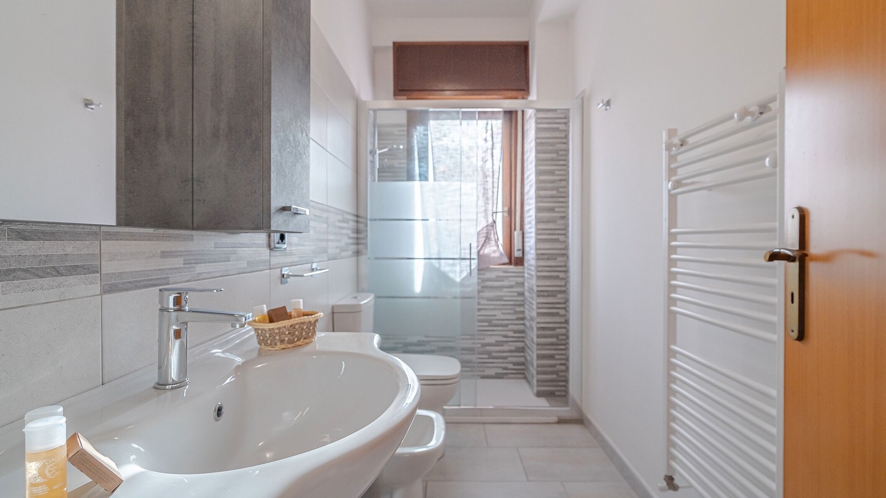 Photo of Bathroom in Palazzolo Acreide Historic Centre