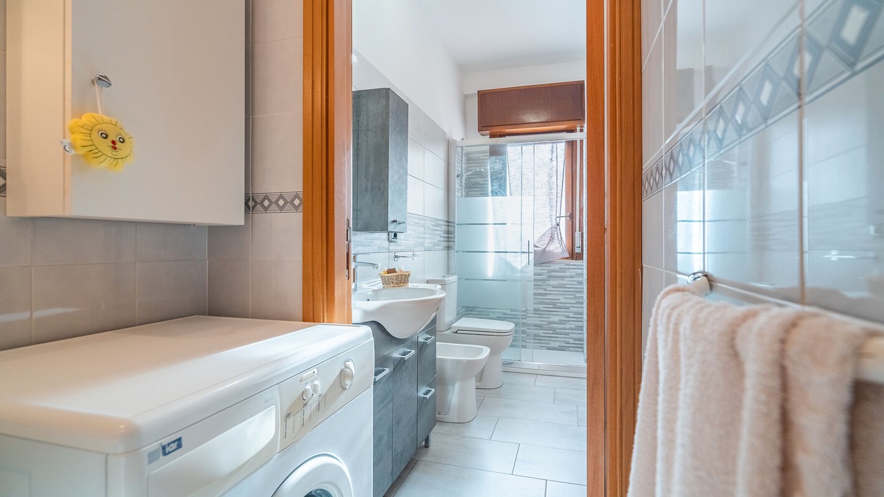 Photo of Bathroom in Palazzolo Acreide Historic Centre