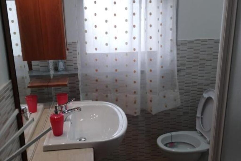 Photo of Bathroom in Contrada Pantano d'Arci