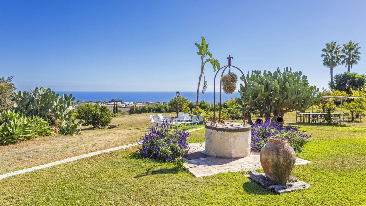 Photo of Outdoor in Aci Catena