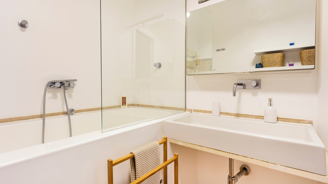 Photo of Bathroom in Picanello-Ognina-Barriera-Canalicchio