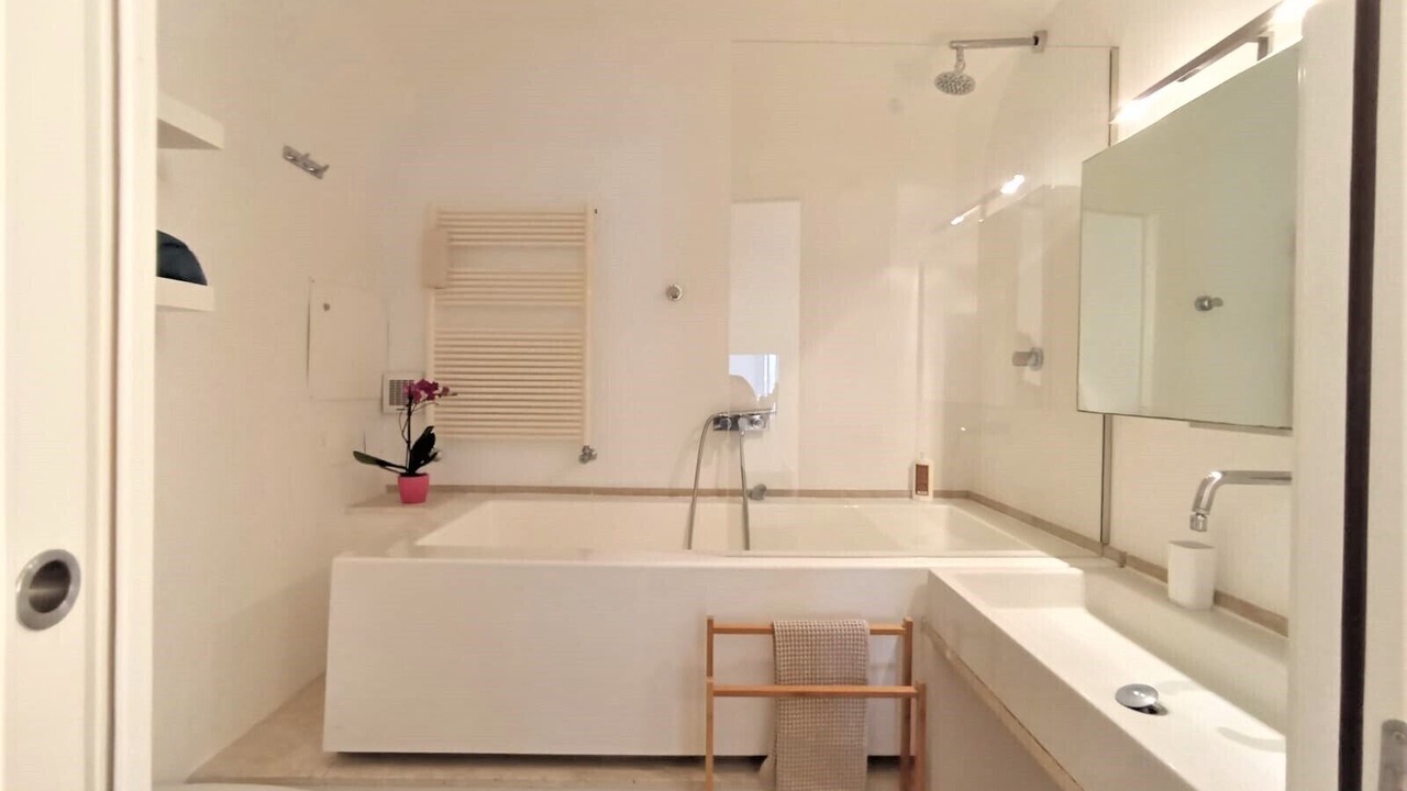 Photo of Bathroom in Picanello-Ognina-Barriera-Canalicchio