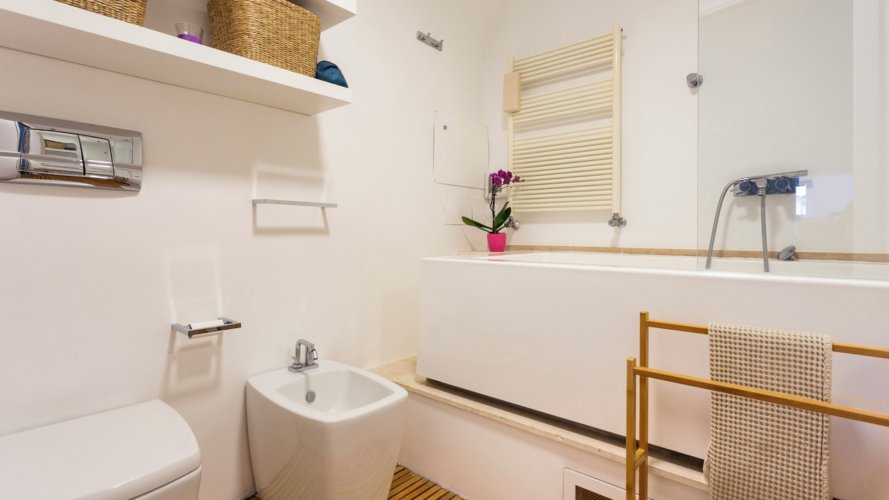 Photo of Bathroom in Picanello-Ognina-Barriera-Canalicchio