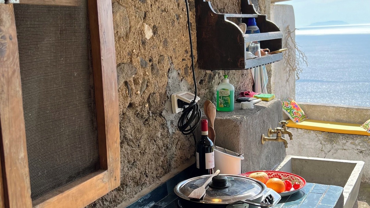 Photo of Patio Balcony in Alicudi Porto
